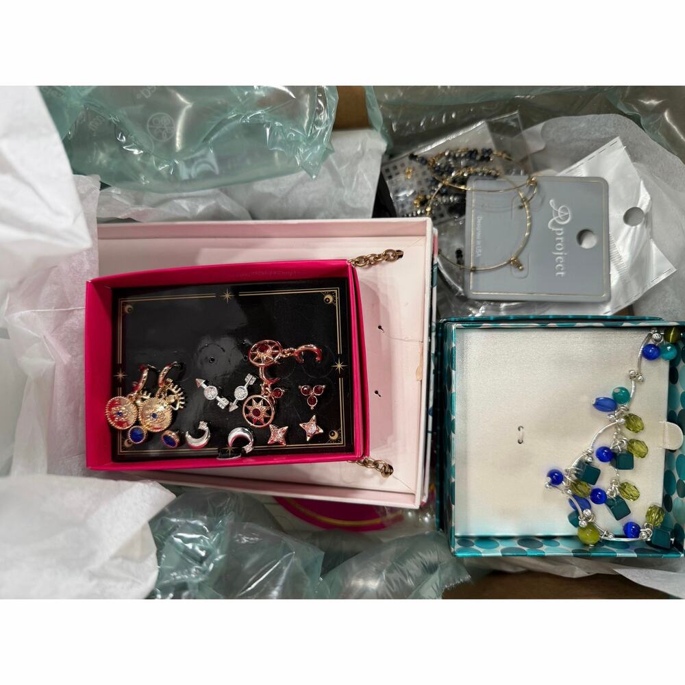 2+ Lbs NWT Jewelry Earrings resale bulk lot Necklace